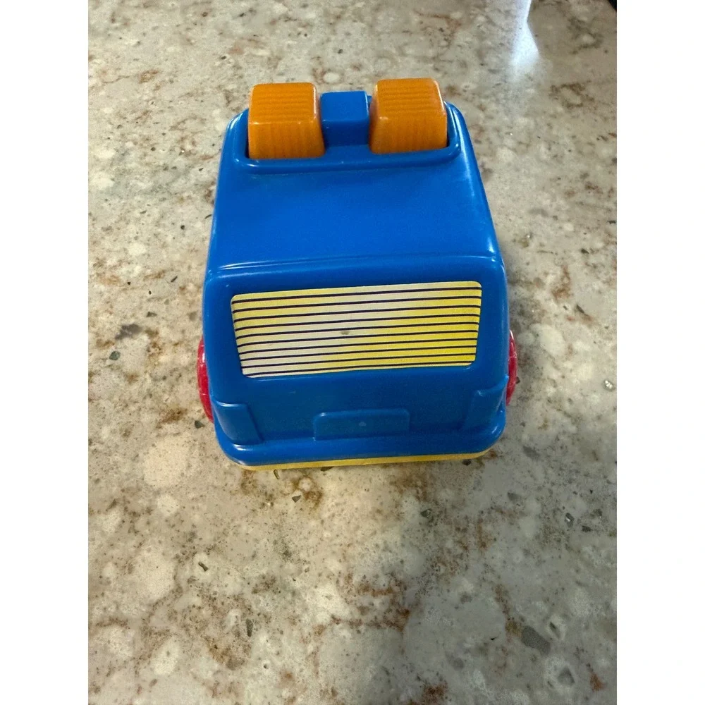Vintage 1995 Shelcore Police Car Toy Blue SUV Dog Officer 01005 01006